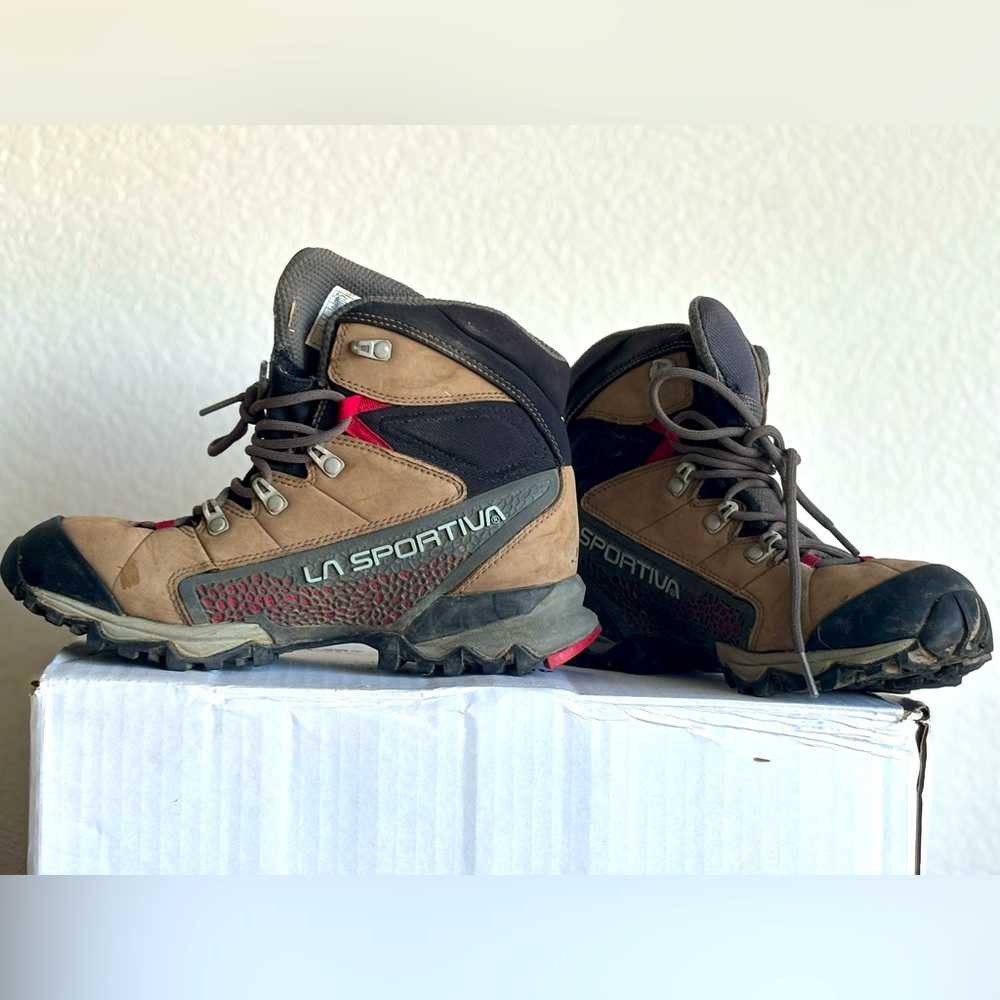 La Sportiva Hiking Boots- size 7